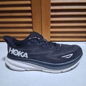 Hoka Clifton 9 Women's Running Shoe * Size: 9.5B